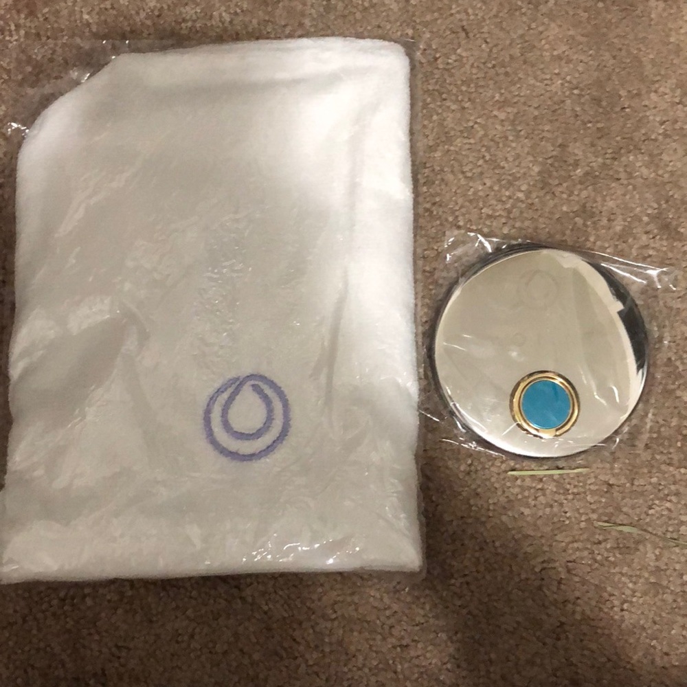 Monat Accessories